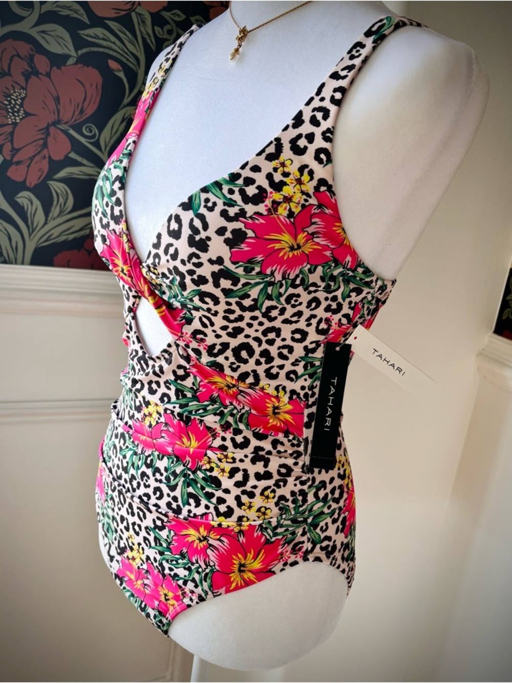 NWT🌺✨ TAHARI One Piece Bathing Suit - Picture 3 of 8